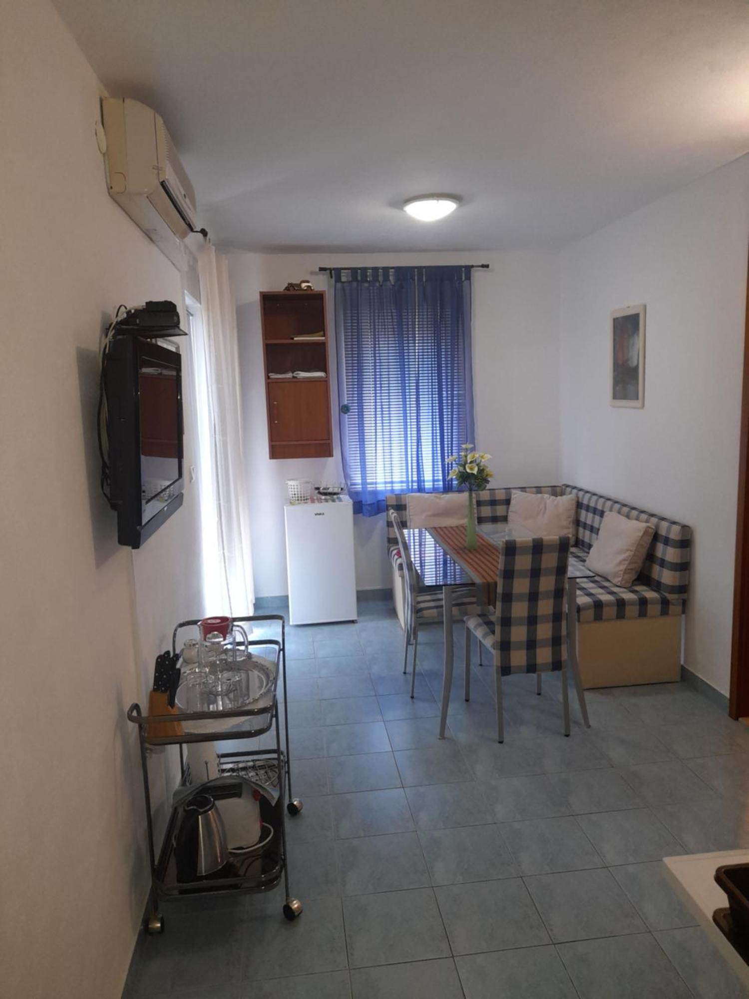 Apartamento Nives B. Supetar Exterior foto