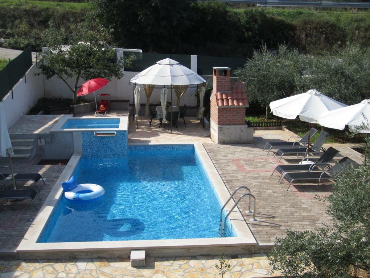 Apartamento Nives B. Supetar Exterior foto