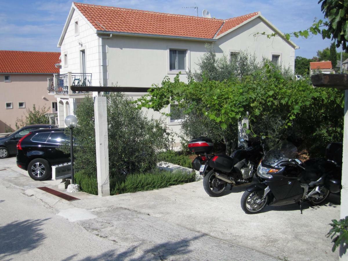 Apartamento Nives B. Supetar Exterior foto