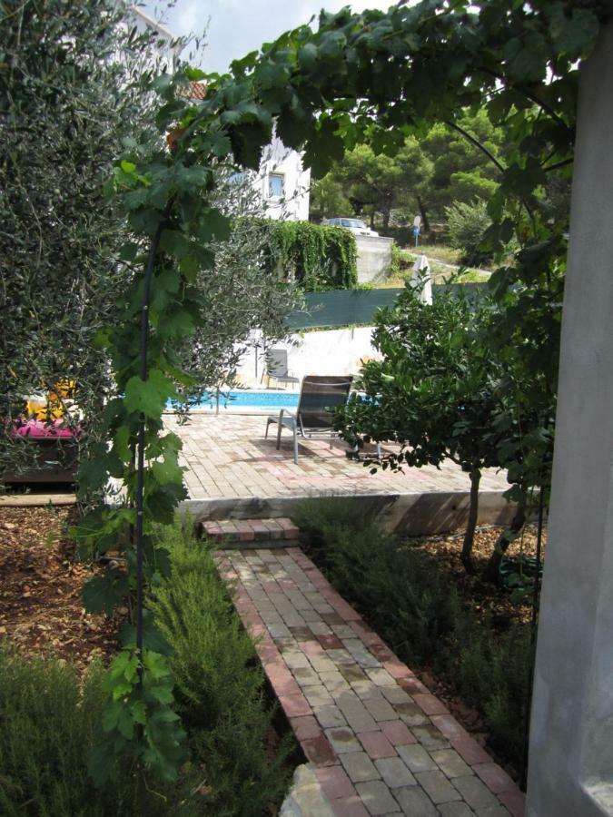 Apartamento Nives B. Supetar Exterior foto