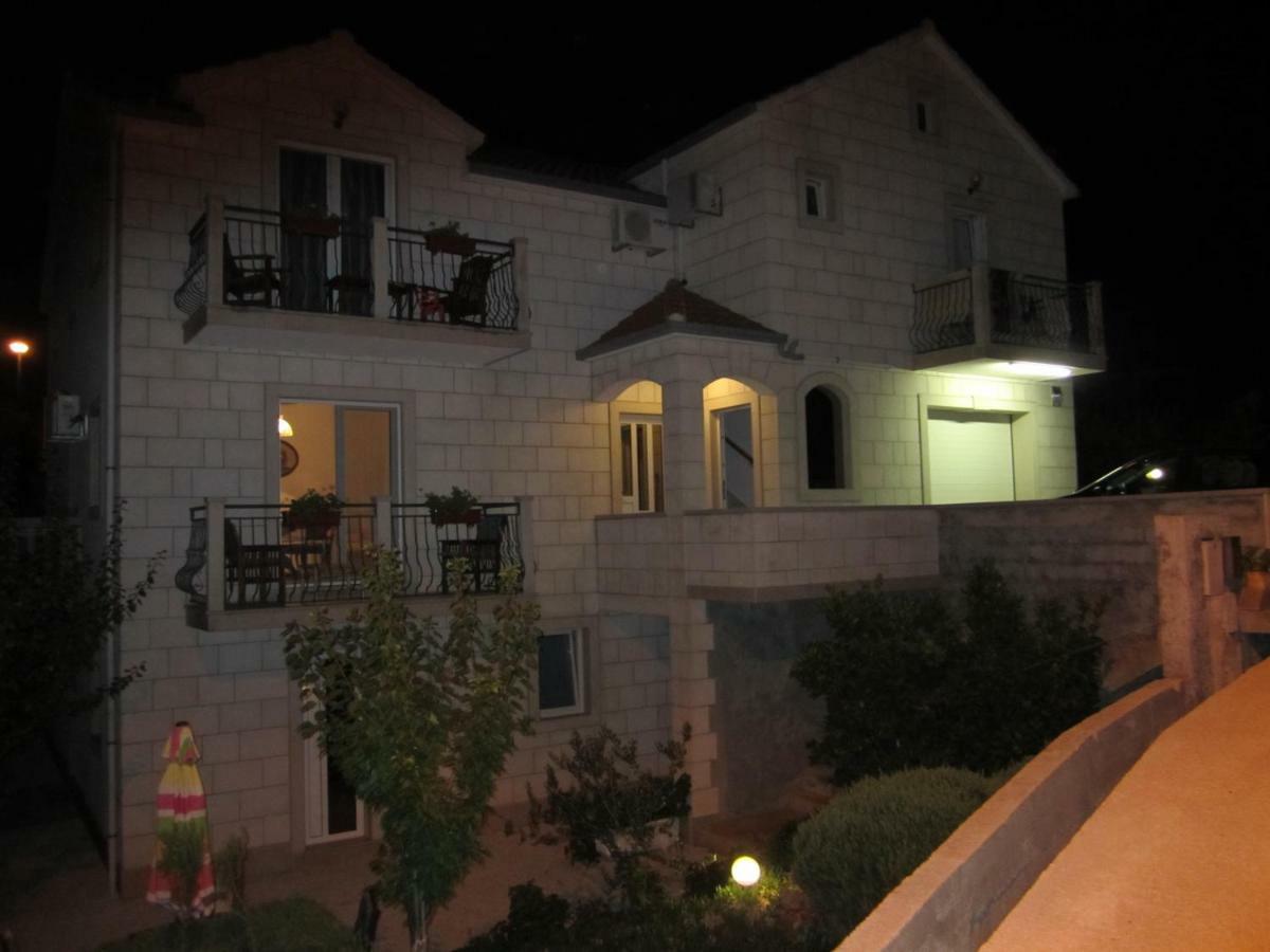 Apartamento Nives B. Supetar Exterior foto