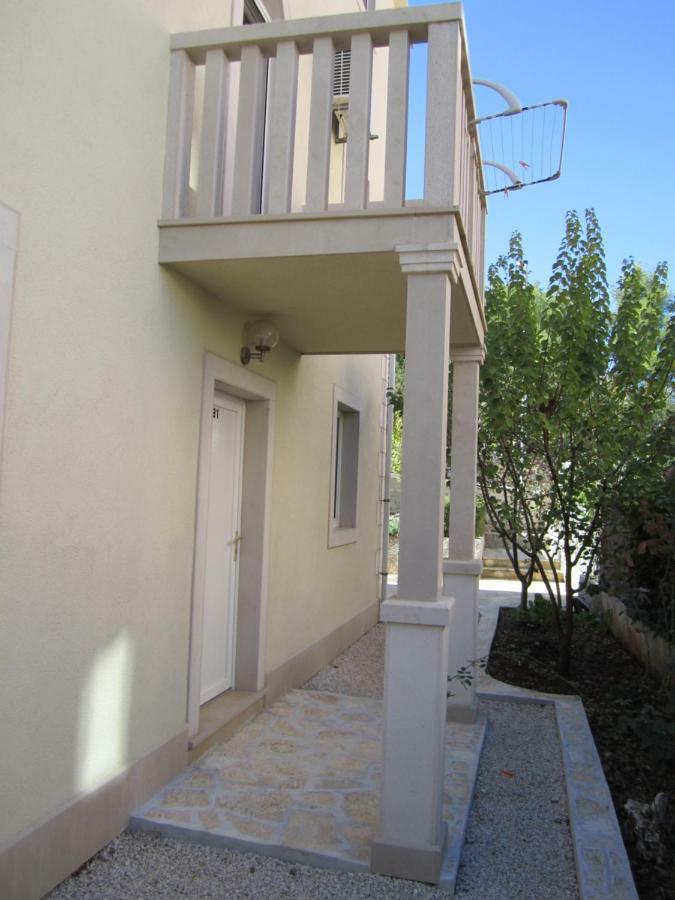 Apartamento Nives B. Supetar Exterior foto